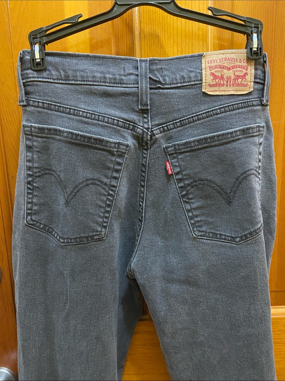 Levi’s charcoal soft wedgie straight jeans